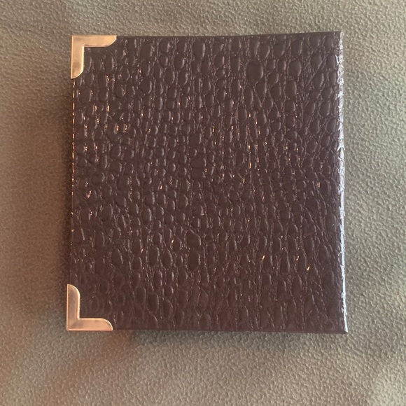 New brown embossed photo album. 100 double-sided pages. Hold 5” x 7” photos. - Picture 8 of 12